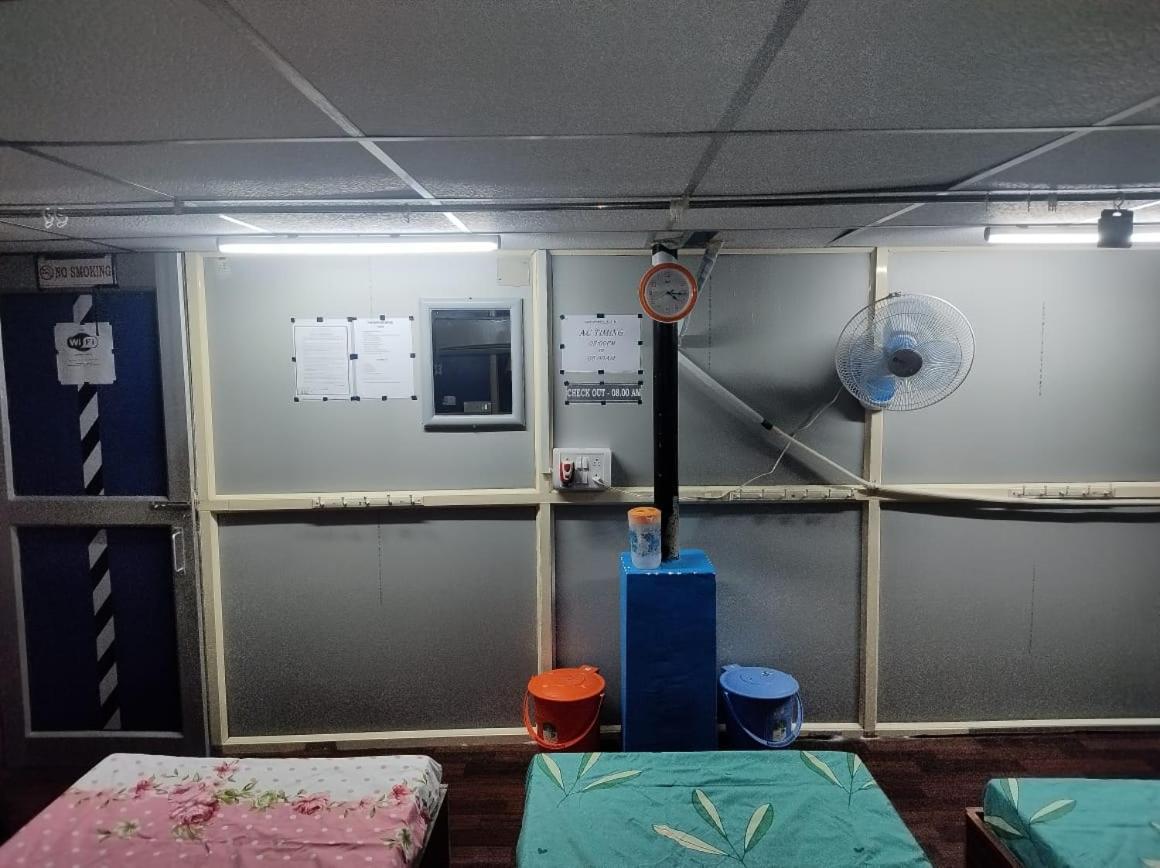 Rajeswari Ac Dormitory For Indian Males Only 포트블레어 외부 사진